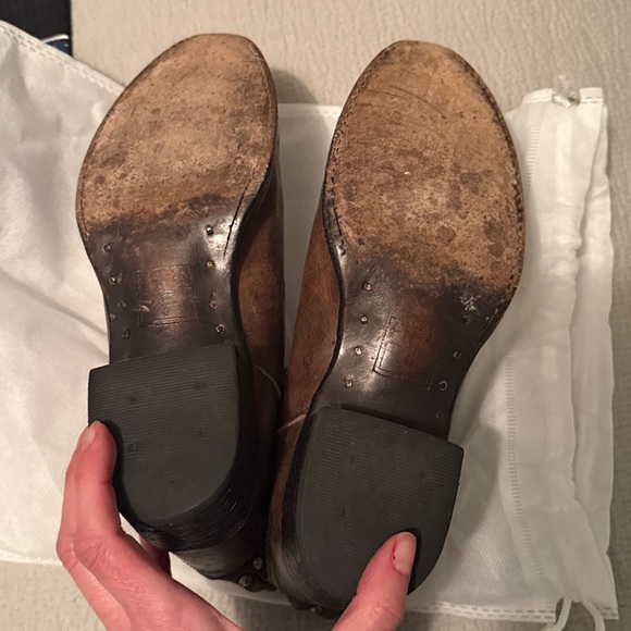 Frye Diana Cut Stud Short Boot Size: 7.5 - Picture 7 of 9